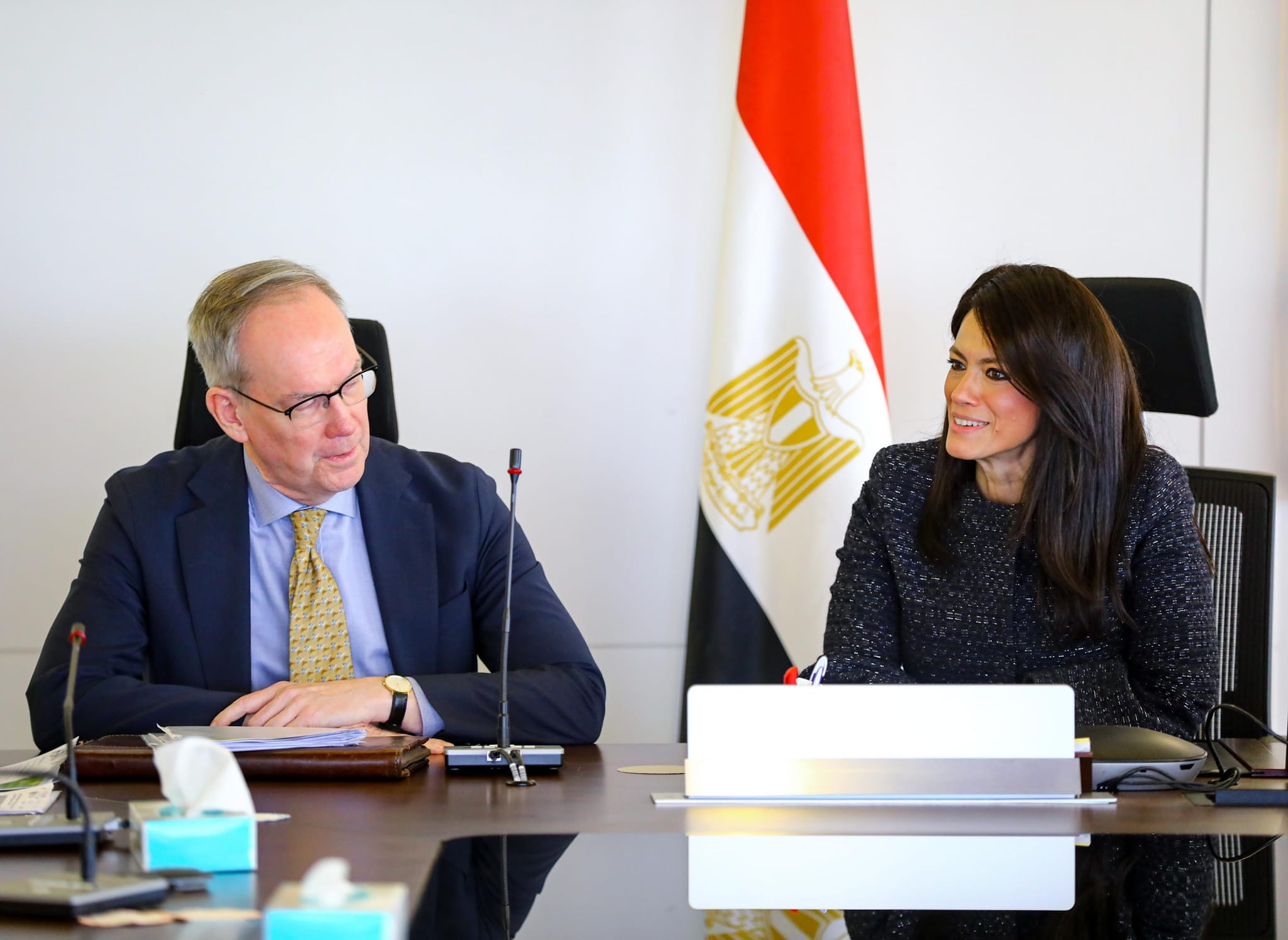 مصر والسويد تبحثان تعزيز العلاقات الاقتصادية والاستثمارية