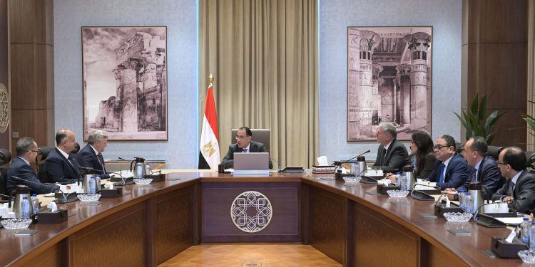 رئيس الوزراء: نعمل على سرعة سداد مستحقات "بريتش بتروليم" البريطانية