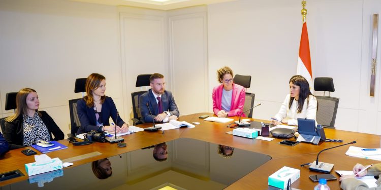 وزيرة التخطيط تبحث مع وفد أوروبي الشراكة الاستراتيجية ومحاور التعاون مستقبلًا