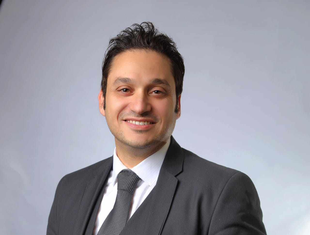 إيهاب عمر، الخبير فى مجال التمويل العقارى