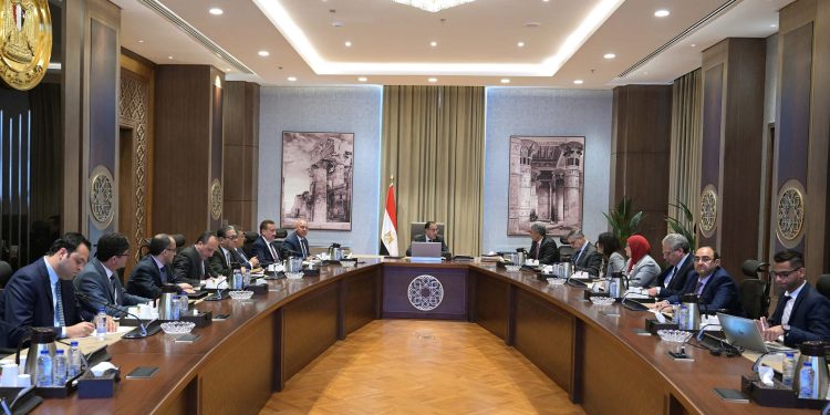 رئيس الوزراء يستعرض عدد من فرص التوسع في المناطق الصناعية