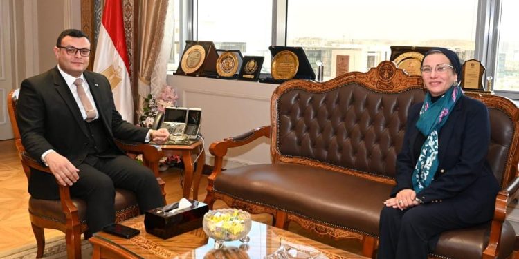 "الأسكان" و"البيئة" تبحثان التعاون في ملف إدارة المخلفات