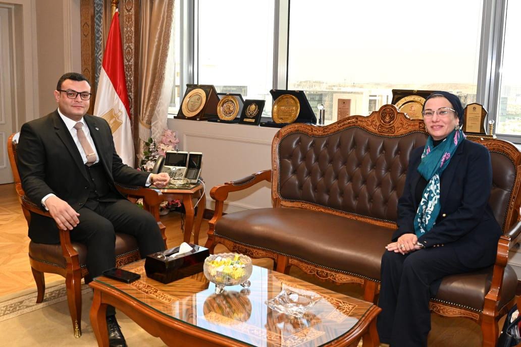 "الأسكان" و"البيئة" تبحثان التعاون في ملف إدارة المخلفات