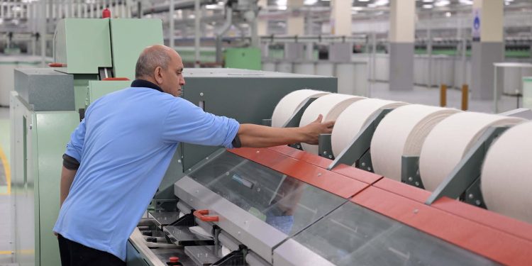 القابضة للغزل والنسيج ؛ صناعة الغزل والنسيج ؛ الصناعة ؛ المصانع