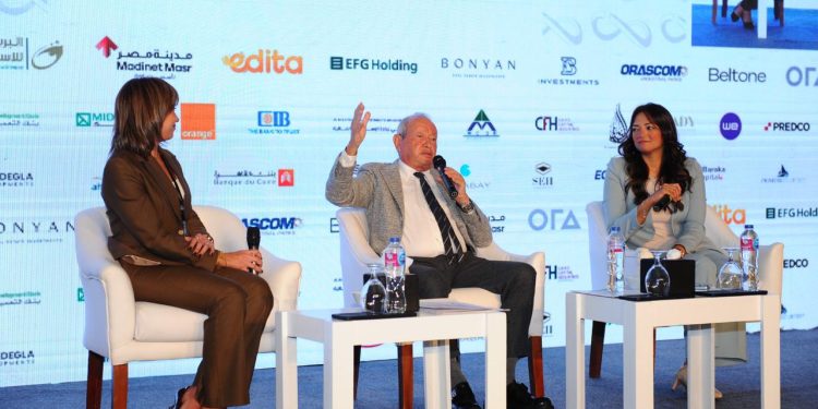 نجيب ساويرس: معوقات قانونية أمام تطوير قطاع المدفوعات في مصر