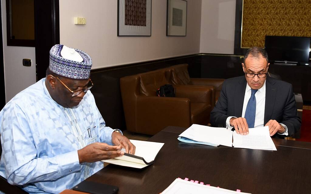 بدر عبد العاطي وزير الخارجية والهجرة مع السفير إدو الحاجي السكرتير التنفيذي لتجمع دول الساحل والصحراء