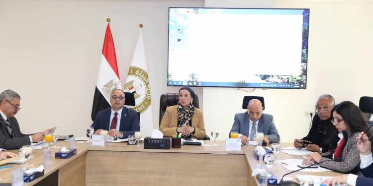 وزيرة البيئة