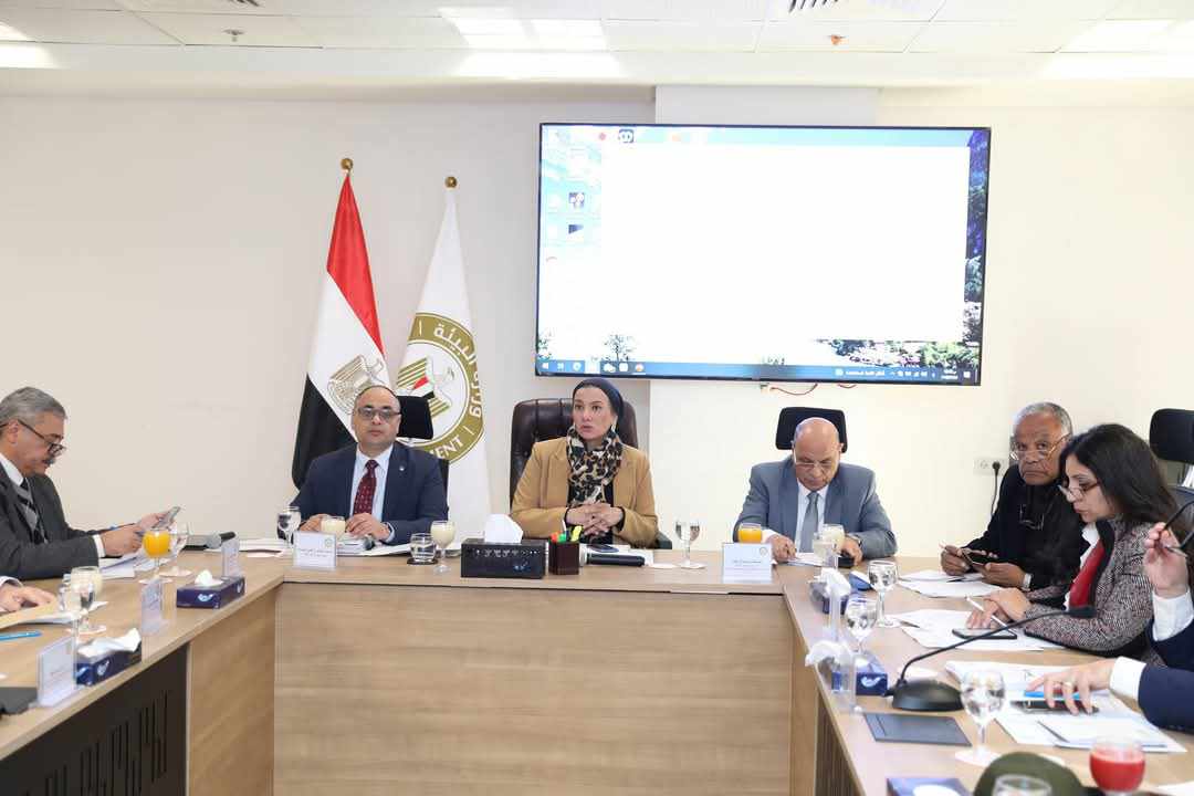 وزيرة البيئة