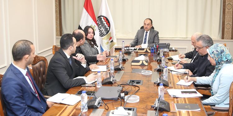 "قطاع الأعمال" تبحث مع "ابدأ" تعزيز التعاون لدعم الصناعة المصرية