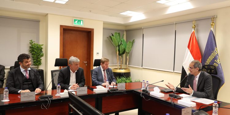 وزير الاتصالات: نتطلع لإقامة مراكز تعهيد للشركات الألمانية فى مصر