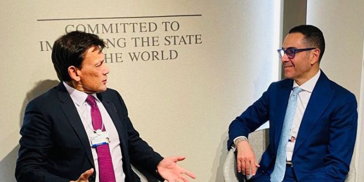 "دانة غاز" الإماراتية ترغب في زيادة استثماراتها بقطاع الطاقة المصري