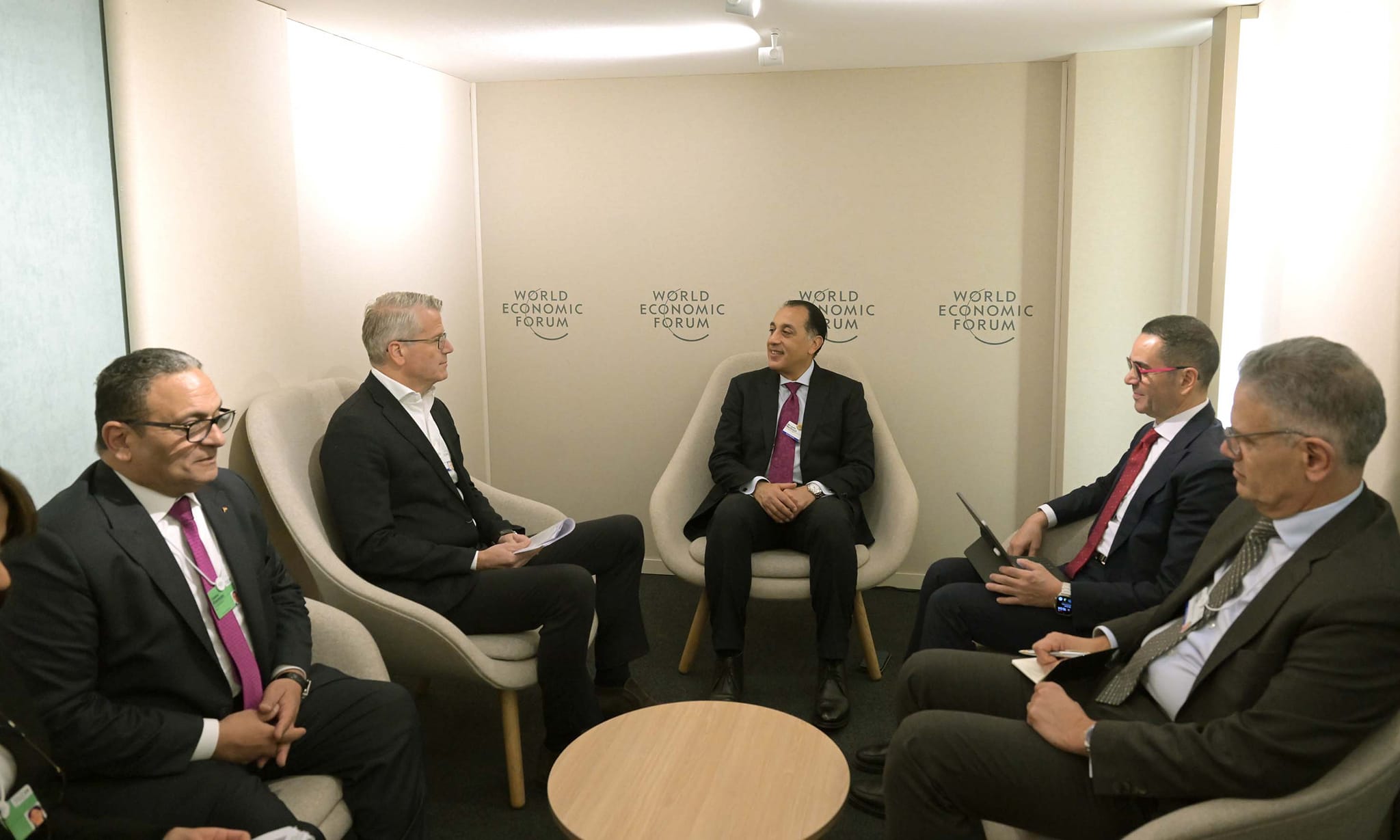 رئيس الوزراء يلتقى الرئيس التنفيذى لشركة “إيه بى موللر ـ ميرسك” الدنماركية