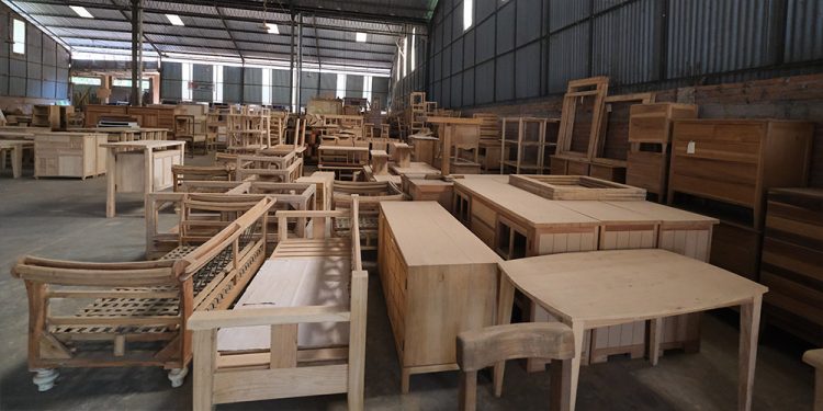 الأثاث ؛ الأخشاب