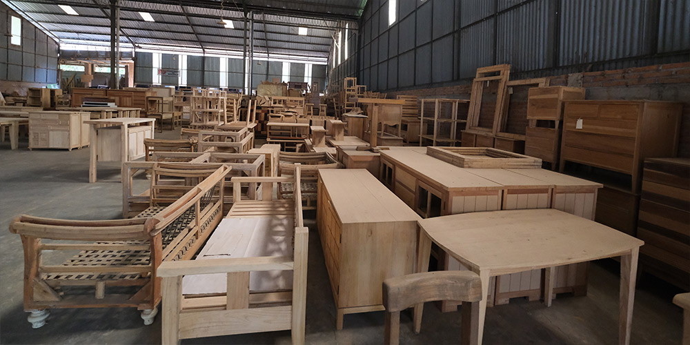 الأثاث ؛ الأخشاب