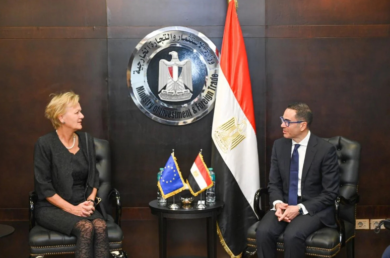 «الاستثمار» تبحث مع الاتحاد الأوروبى تقليل الحواجز التجارية لزيادة الصادرات