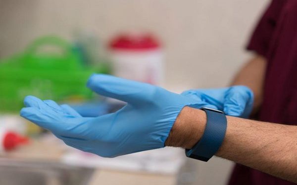 القفازات الطبية