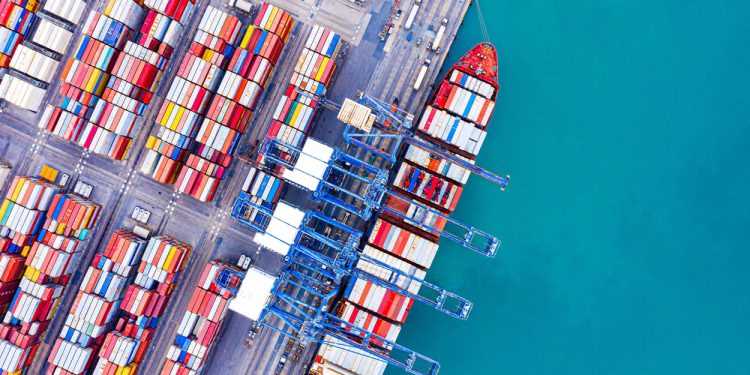 صادرات إندونيسيا ؛ الموانئ ؛ الواردات ؛ الصادرات