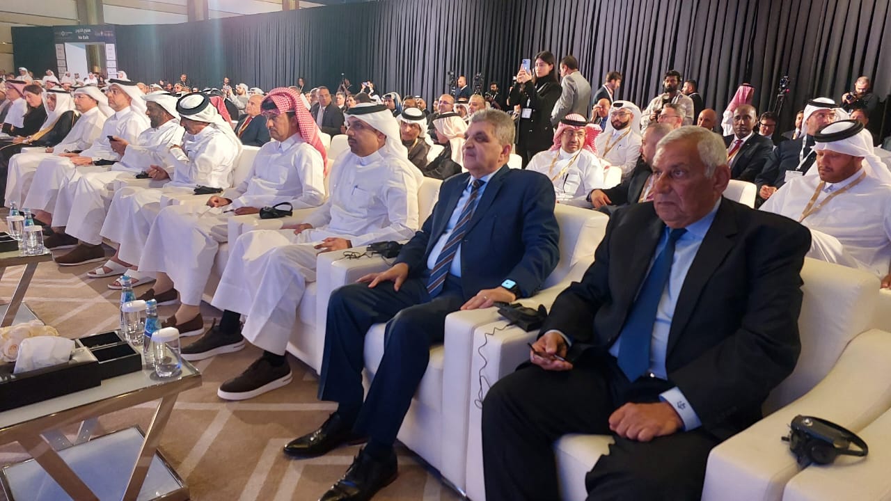 «قناة السويس» تبحث سبل التعاون مع «موانئ قطر»