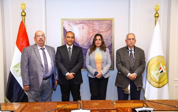 "إيكو للتنمية الزراعية" ترد 2500 فدان بالظهير الصحراوى لمحافظة المنيا