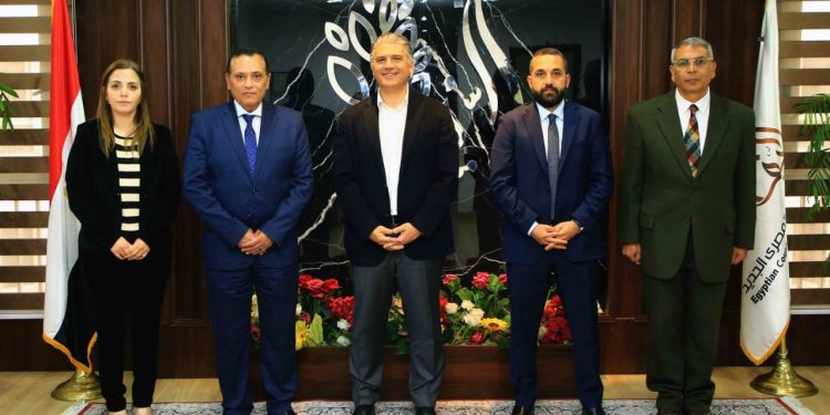 "حسن علام" تؤسس "جينيت" الزراعية.. وتستحوذ على 14 ألف فدان بسهل المنيا الغربى