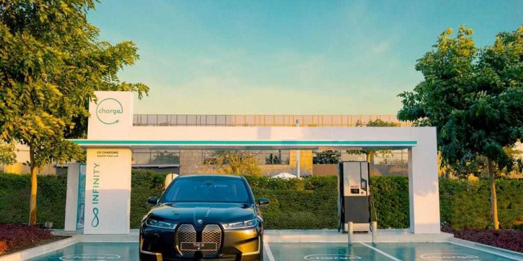 "إنفنيتي" تخطط للوصول إلى 1000 نقطة شحن للسيارات الكهربائية بنهاية 2025