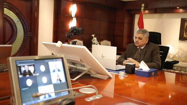 "ربيع": بدء التشغيل الفعلي لمشروع ازدواج قناة السويس أمام حركة التجارة العالمية