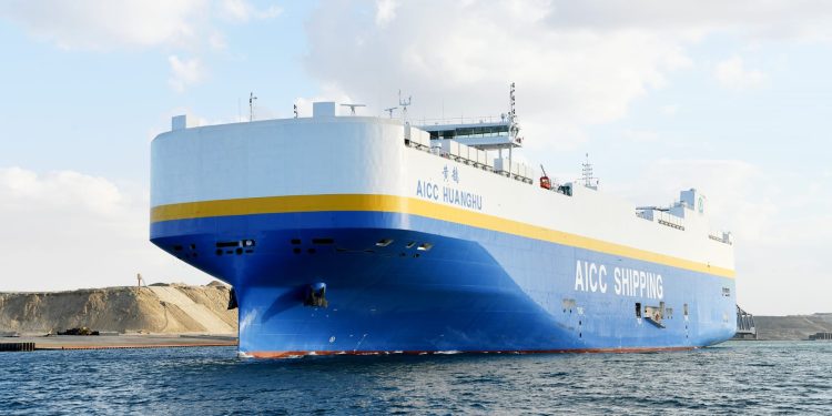 حاملة السيارات "AICC HUANGHU" تعبر "قناة السويس" بأول رحلاتها