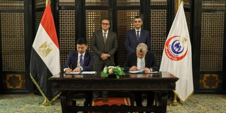 "العزبى" يدشن أول مصنع لإنتاج أجهزة الموجات فوق الصوتية فى مصر