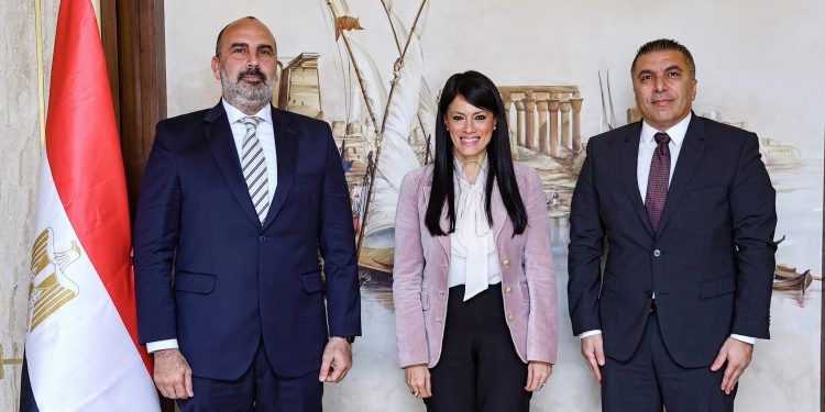 الحكومة تبحث مع ممثلي "فورتيسيكو" للطاقة تطورات استثماراتها في مصر