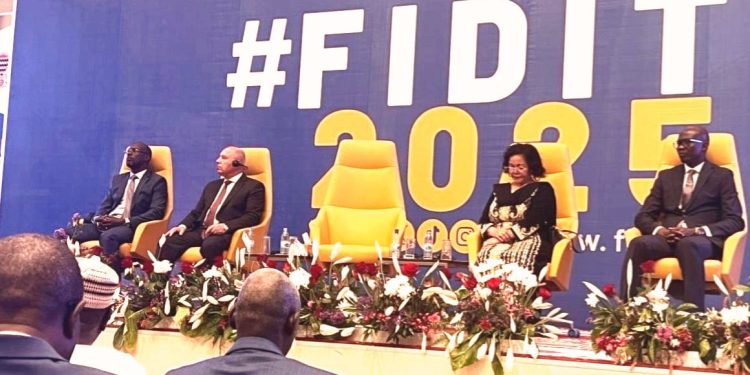 كامل الوزير يعلن تطورات مشروع طريق "الربط البري" بين مصر وتشاد