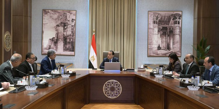 "مدبولي" يتابع مستجدات تطوير منطقة الأهرامات.. مشروعات لتحسين التجربة السياحية