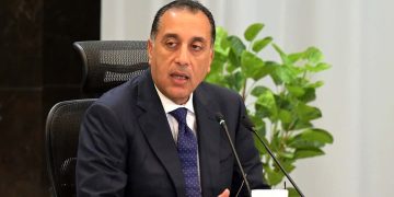 رئيس الوزراء يتفقد مشروعات "اقتصادية قناة السويس".. ويفتتح مصانع بـ"السخنة"