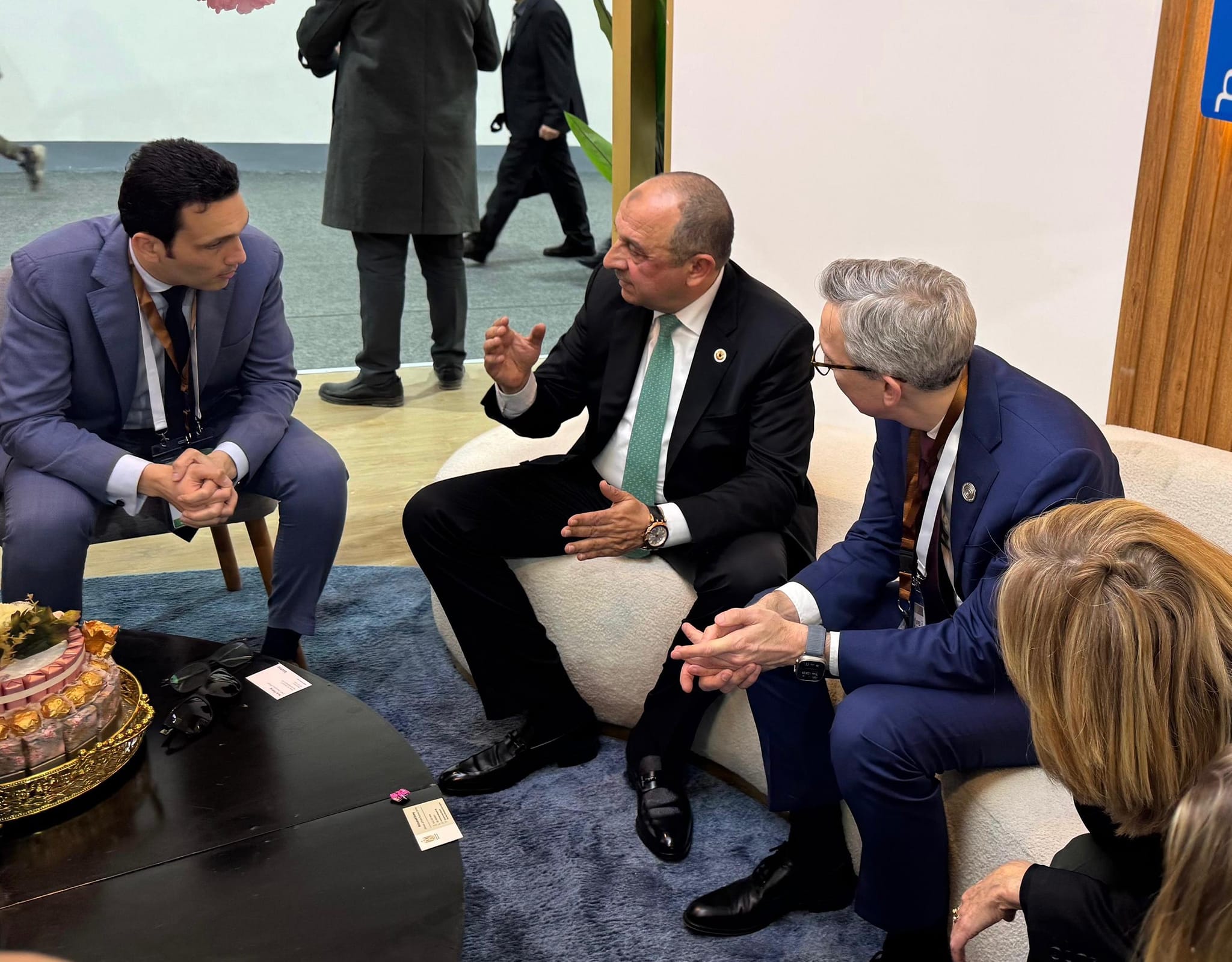 وزير قطاع الأعمال يتابع مع "سكاتك" مستجدات تنفيذ المحطة الشمسية بمجمع الألومنيوم