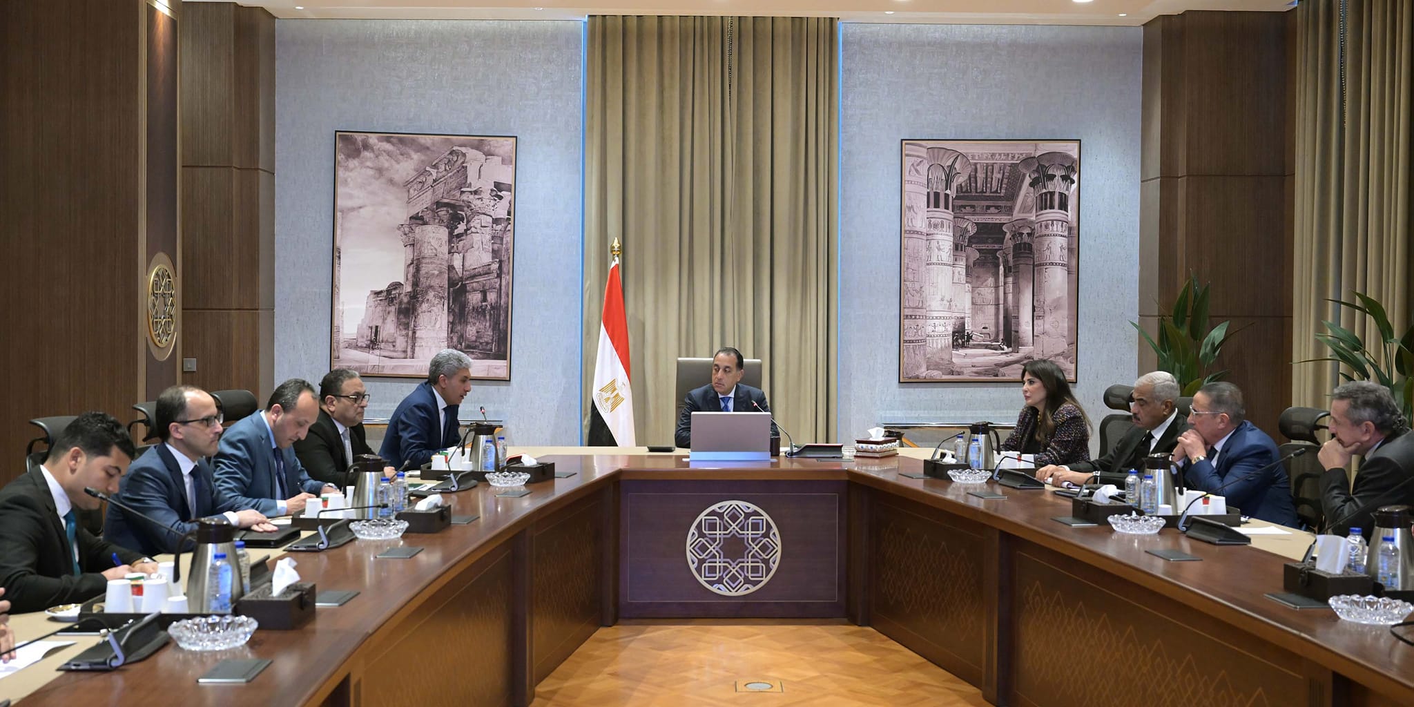 رئيس الوزراء يبحث سبل تطوير السياحة المصرية مع اللجنة الاستشارية