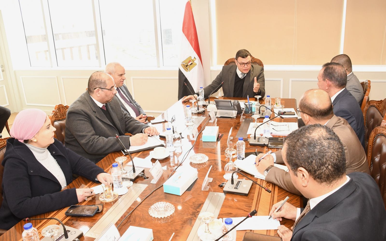 "الإسكان" تبحث تعظيم الاستفادة من إعلانات الطرق ببعض المدن الجديدة