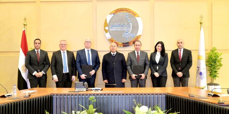 مصر تتعاون مع "ميرسك" لتخريد السفن وفق المعايير الدولية