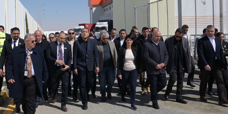 "مدبولي" يفتتح مصنع "أليكس بانل" للألواح العازلة باستثمارات 700 مليون جنيه