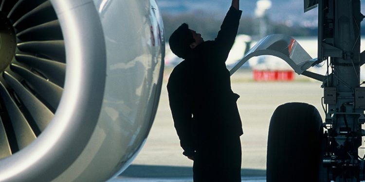 السعودية تطلق مدينة صناعية متخصصة في صيانة الطائرات