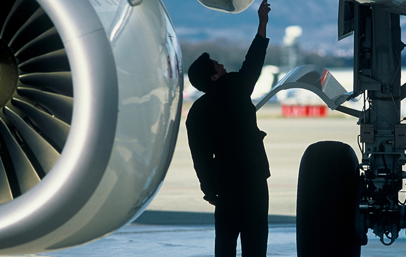 السعودية تطلق مدينة صناعية متخصصة في صيانة الطائرات