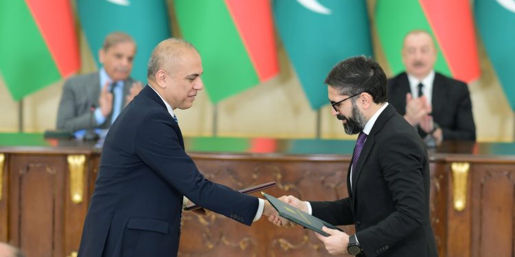 مذكرة تفاهم بين باكستان وإيران لرفع التبادل التجاري إلى 10 مليارات دولار