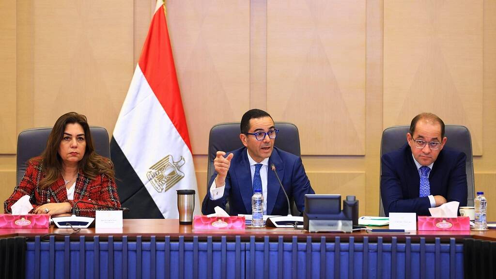 الاستثمار والمالية والتنمية المحلية يبحثون تطوير الرقابة على الصادرات