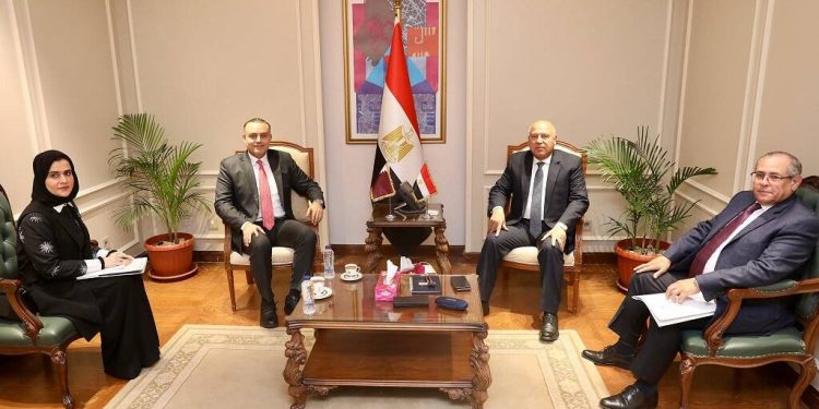 مصر وقطر تبحثان تعزيز التعاون في مجالي الصناعة والنقل