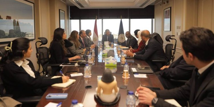 وزير السياحة يبحث تعزيز التعاون مع مؤسسة التمويل الدولية لدعم قطاع السياحة