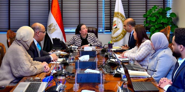 وزيرة البيئة تبحث تعزيز جهود الحد من التلوث البلاستيكي