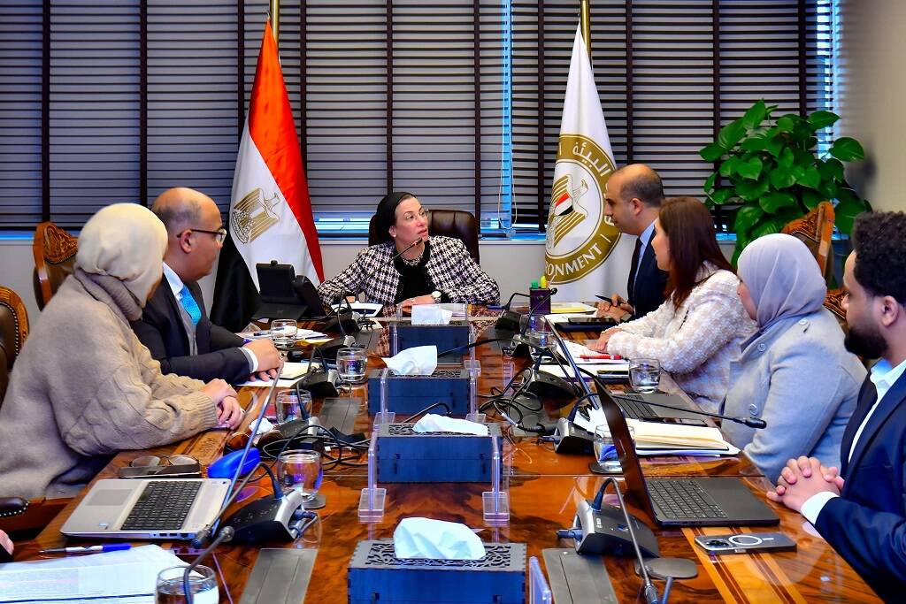 وزيرة البيئة تبحث تعزيز جهود الحد من التلوث البلاستيكي