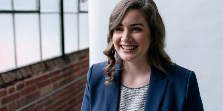 إيرين لوري ؛ بلومبرج