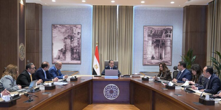 رئيس الوزراء يتابع موقف تمويل وتنفيذ مبادرة "سكن لكل المصريين"
