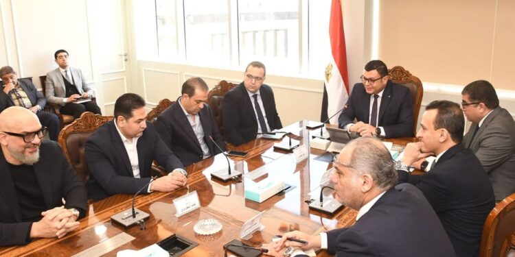 وزير الإسكان: مستعدون لتسجيل وحدات جديدة على "منصة مصر العقارية"