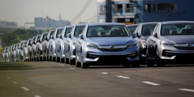 اليابان تطالب أمريكا بإعفائها من الرسوم الجمركية على السيارات