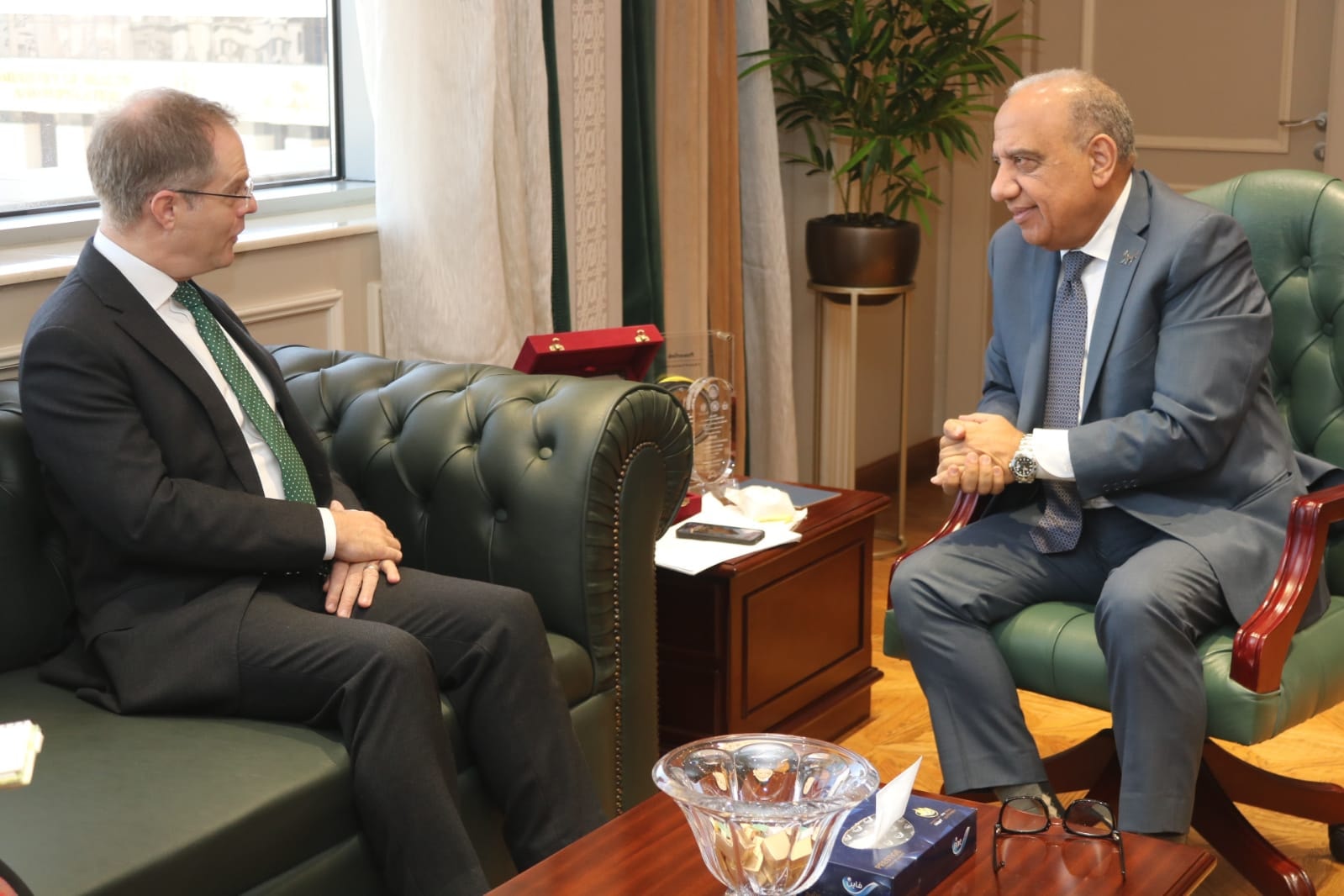 مصر وبريطانيا تبحثان تعزيز التعاون في مشروعات الطاقة المتجددة